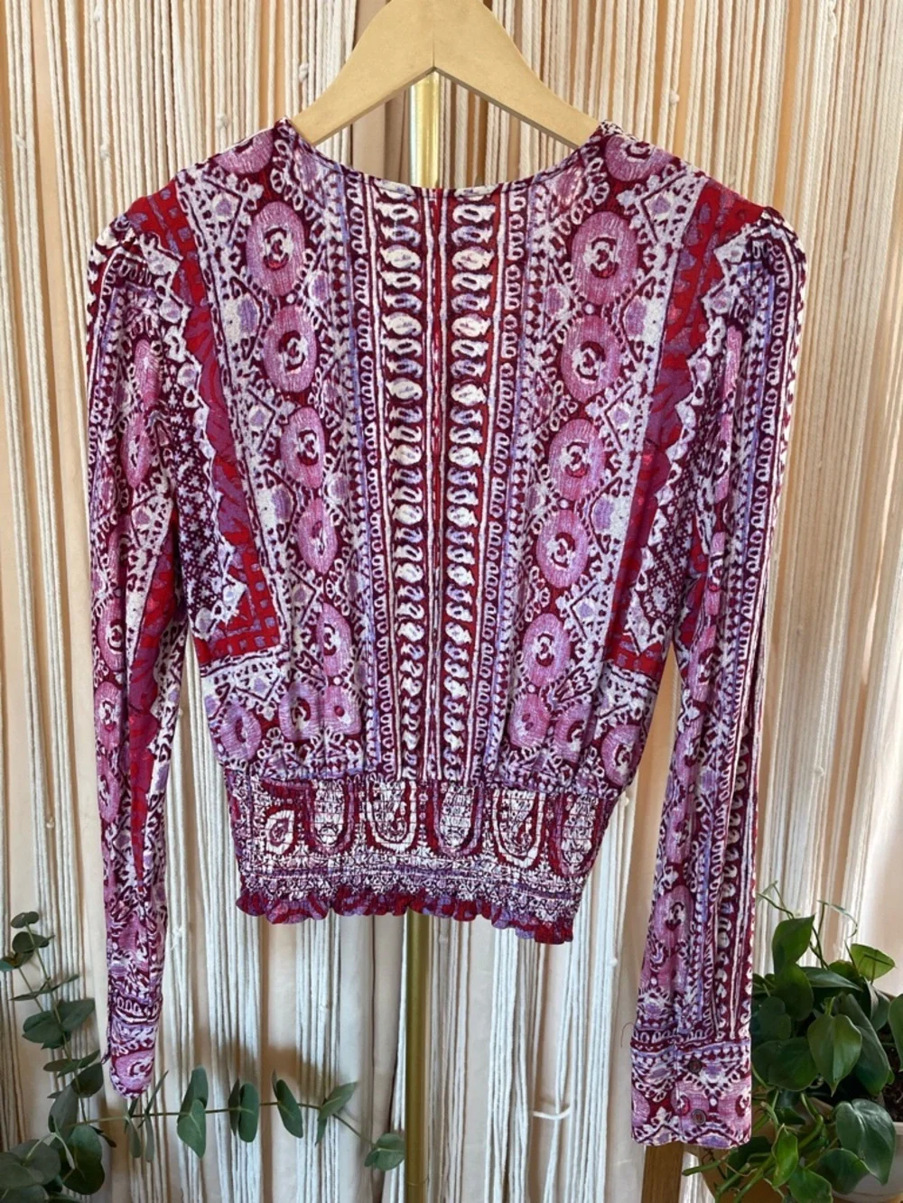 Free People Wild & Free Paisley Crop Top deep V-neck & long sleeves magenta - Picture 4 of 12